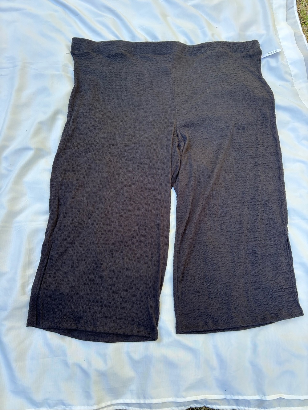 Penningtons Black Ribbed Wide-Leg Capris